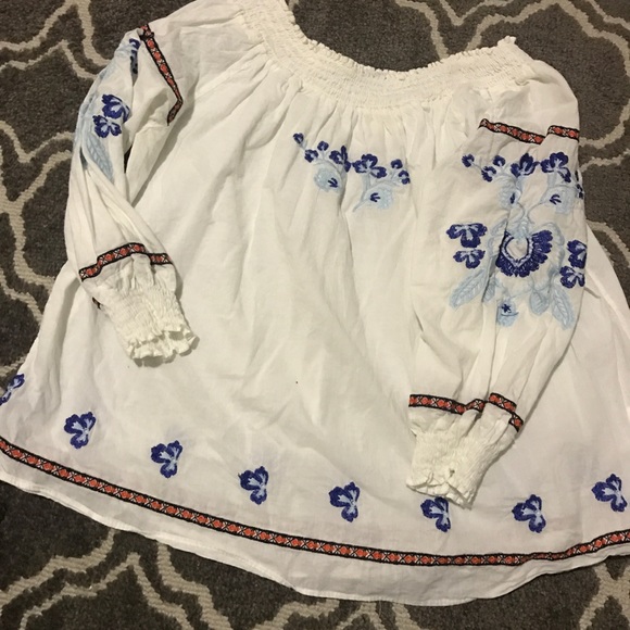 Embroidered shirt - Picture 1 of 2